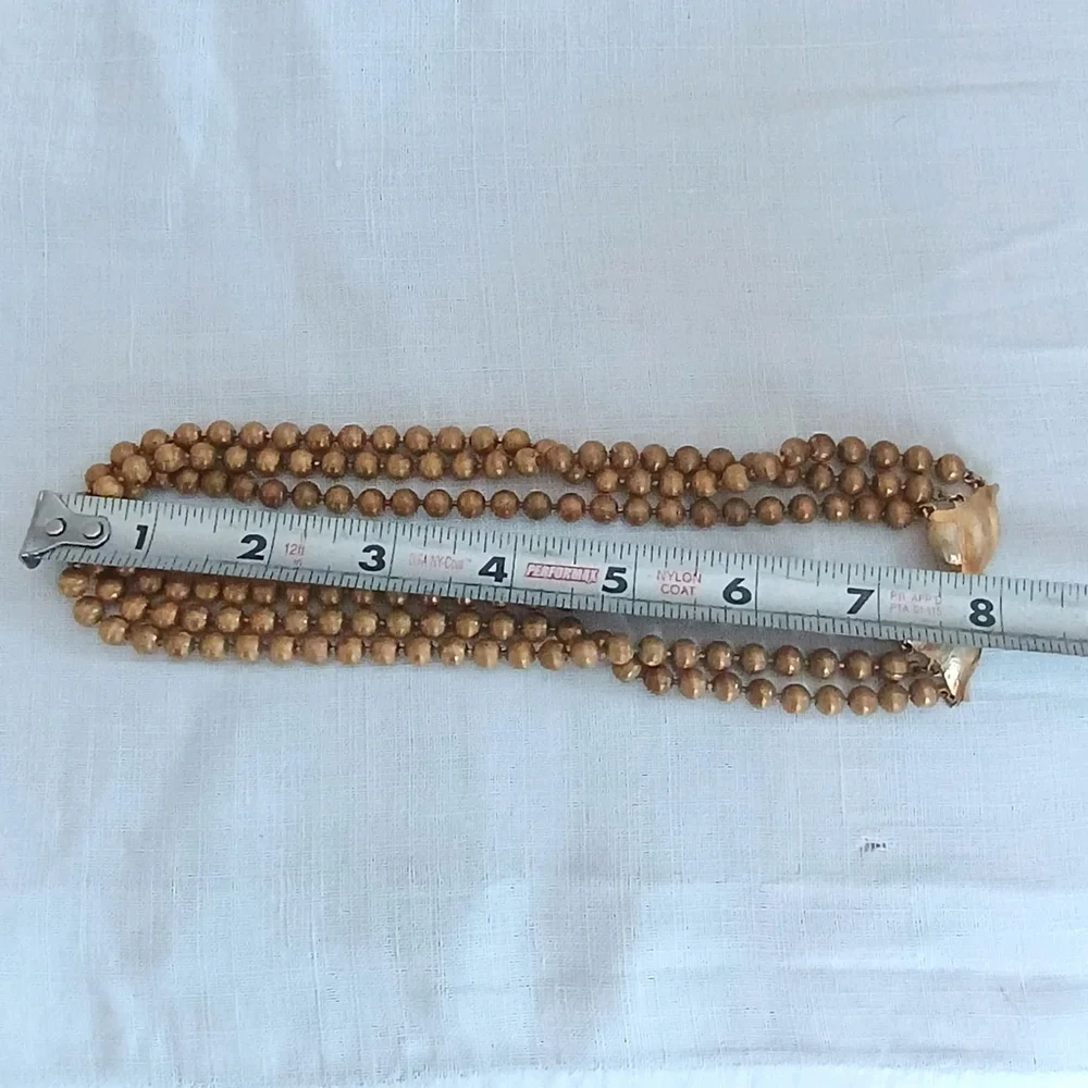 Unbranded gold tone